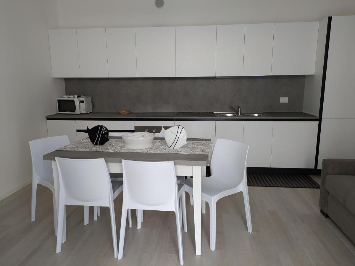 Jesolo Appartamenti F2 - Black And White Exterior foto